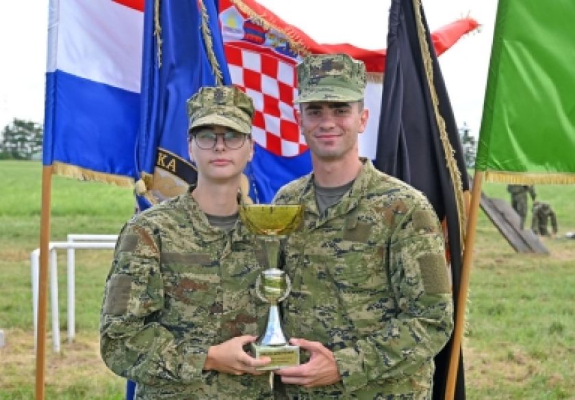 Nakon zahtjevnog natjecanja dragovoljnih ročnika pobjedu u ženskoj konkurenciji odnijela je ročnica Valentina Žigmundovac, a u muškoj ročnik Luka Ašenbrener