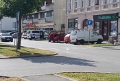 Nalet automobila na pješaka u raskrižju Vukovarske i Cirakijeve u Požegi