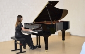 Glazbena škola Požega uz pomoć Grada Požege nabavila novi polukoncertni klavir vrijedan 250.000 kuna