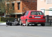 Dvoje poginulih u podlijetanju motocikla pod automobil na izlazu iz Trenkova