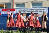 Domaćini u Jakšiću primili 13 slovačkih folklornih i pjevačkih skupina
