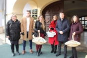 Građanima Požege božićnu pšenicu darivale članice Katarine Zrinske