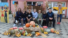 Učenici i učitelji OŠ Dobriše Cesarića Požega obilježili Dan kruha i zahvalnosti za plodove zemlje uz priredbu i blagoslov hrane