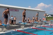 Natjecalo se stotinjak učenika osnovnih i srednjih škola u četiri discipline plivanja