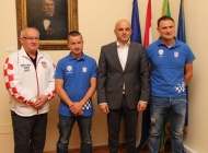 Gradonačelnik Puljašić ispratio požeške ribolovce u lov na zlatnu medalju