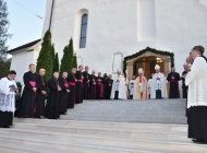 Kardinal Dziwisz predvodio svečano otvorenje