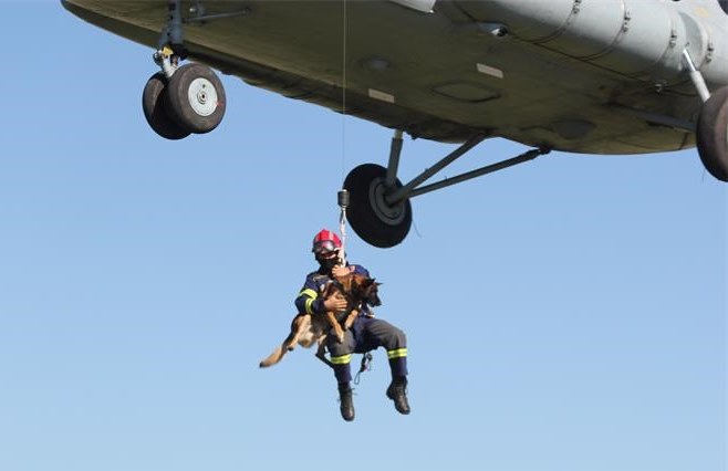 vatrogasni psi obuka helikopterom