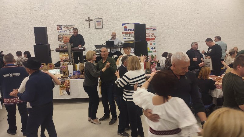 0 02 05 b0b19bc648b94e4538f432dc4e0b2eea9405a688420a48a4c3e8edf608f15145 cba2eb1c008909dc