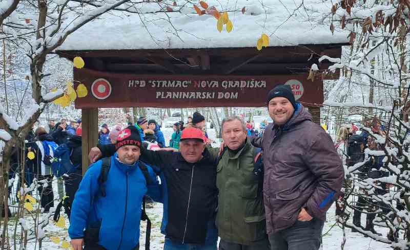 0 02 05 3a965d528eca745f30118ee35d28cb284b7331b7ff0723cc46f37203580406dd 72721ab20e8e0458