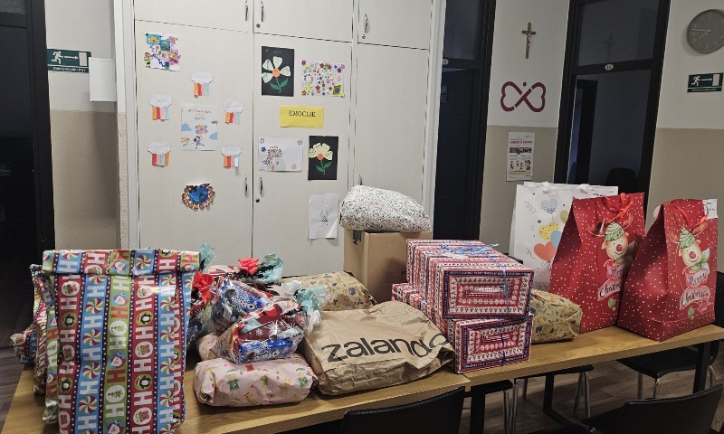 352903cd c3b0 412d 9e98 4c899d167182