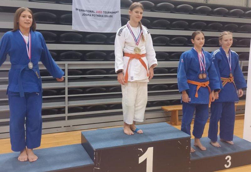 IMG 5a825c2e9282897a2faa97a88f8f8b4b V