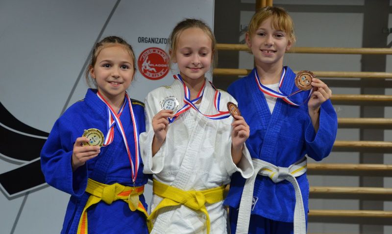 IMG 7e876ad25869e573ae75bf98b4cef009 V