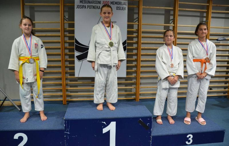 IMG d99c67da0aeb058802009291b69ddf70 V