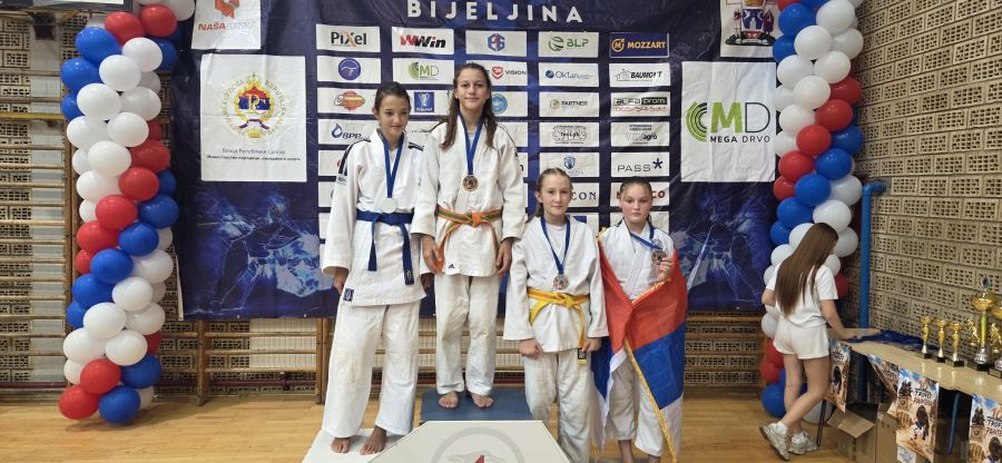 Jigoro osvojio šest medalja u Bijeljini i pehar za najbolje djevojčice U14