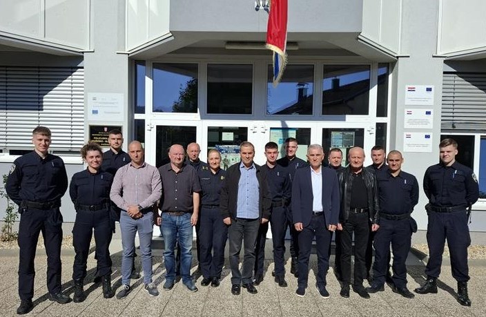 Novih 8 policijskih vježbenika započeli sa službom u Policijskoj upravi požeško-slavonskoj