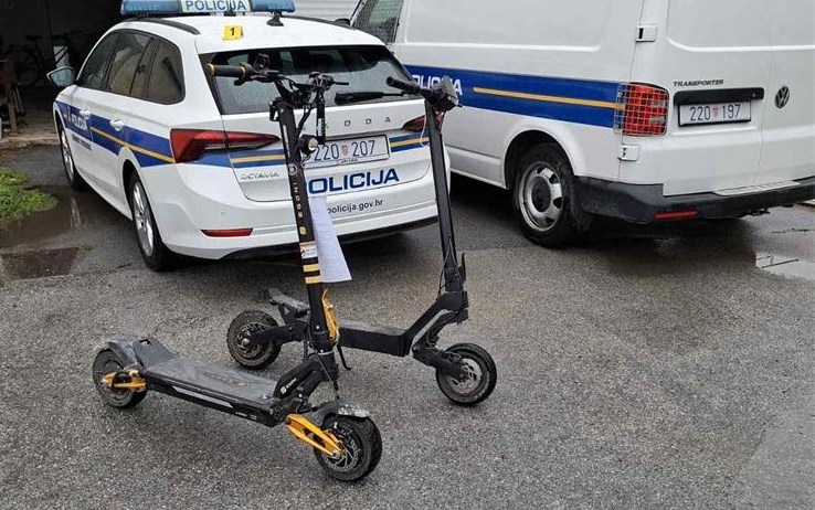 Prilikom trodnevnog pojačanog nadzora dvojica vozača električnih romobila zatečena s drogom marihuanom