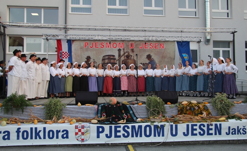 24. Smotra folklora "Pjesmom u jesen" u organizaciji HKUD "Slavonija" Jakšić 