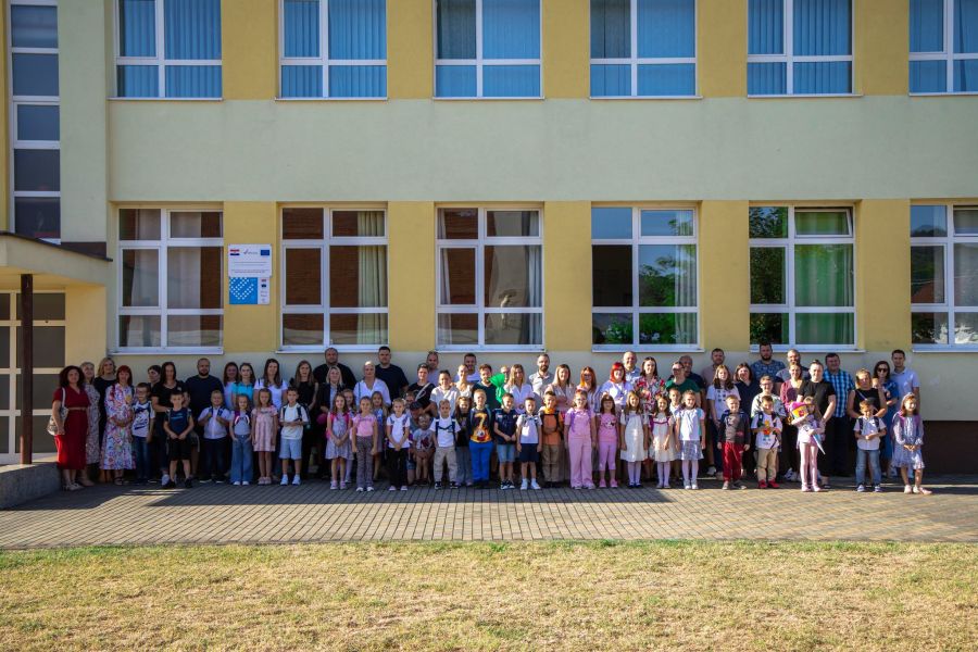 Prvi dan škole u Kutjevu: Najveća generacija prvašića u posljednjih deset godina