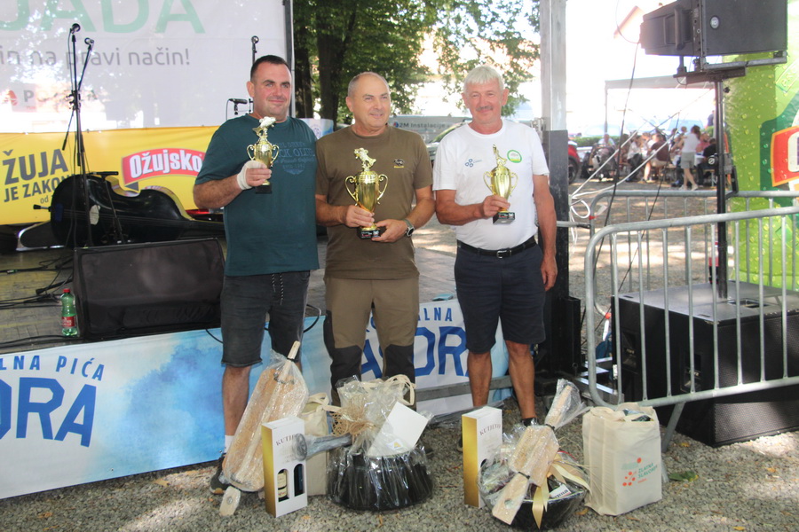 Jubilarna 30. Požeška Fišijada okupila 70 natjecatelja, najbolji fiš skuhao Zoran Jularić