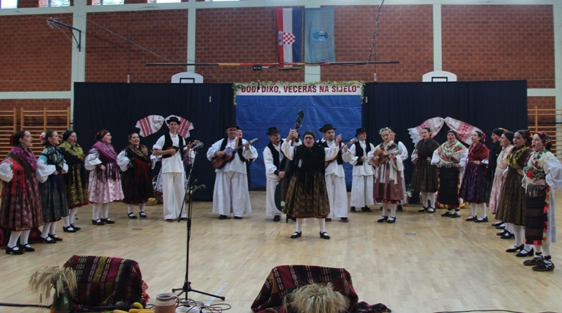 16. Smotra folklora "Dođi diko večeras na sijelo" KUD-a Berda Brestovac i proslava jubileja 30 godina postojanja i rada folklornog društva