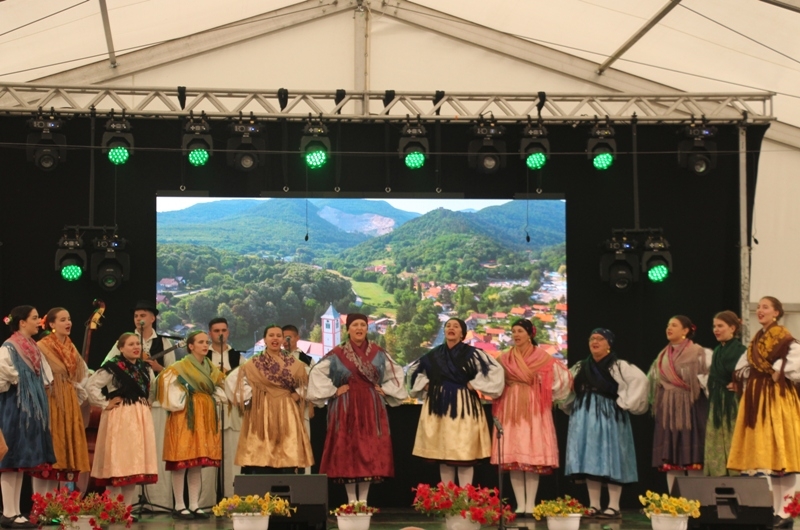 32. Međunarodna smotra folklora "Čuvajmo običaje zavičaja" kao kruna trodnevnih događanja u Velikoj