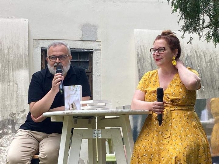 Autorica Jelena Miholjević i urednik Zoran Maljković predstavili zbirku pjesama "Taj glas"