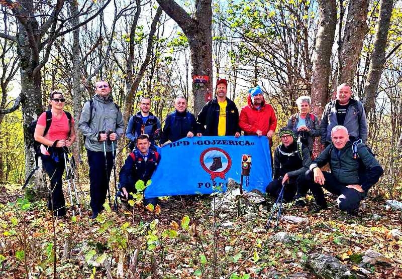 Članovi HPD "Gojzerica" Požega pohodili po Papuku i na vrh preko Vratnica od 953 mnv