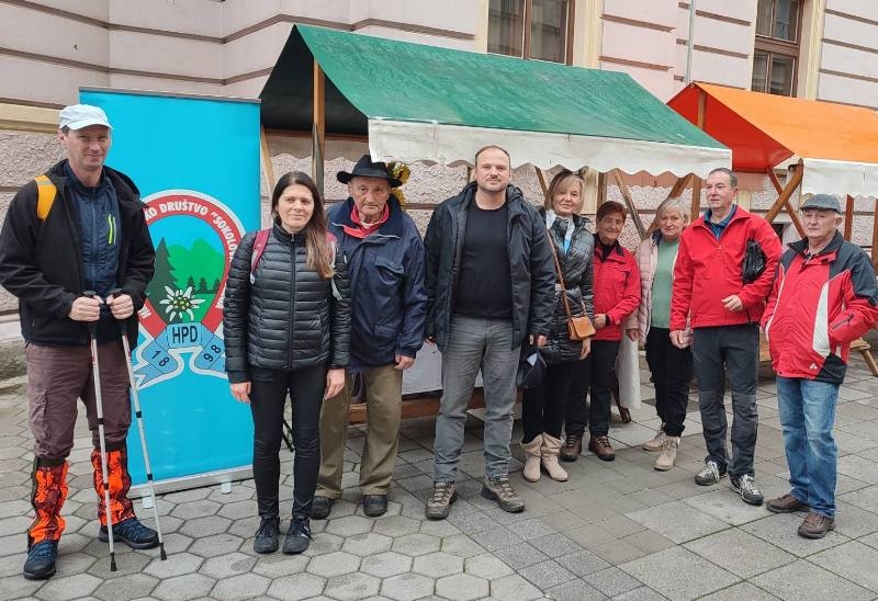 Članovi HPD "Sokolovac" organizirali izlet po Požeškoj gori u sklopu manifestacije "Martinje &amp; Okusi jeseni" u Požegi