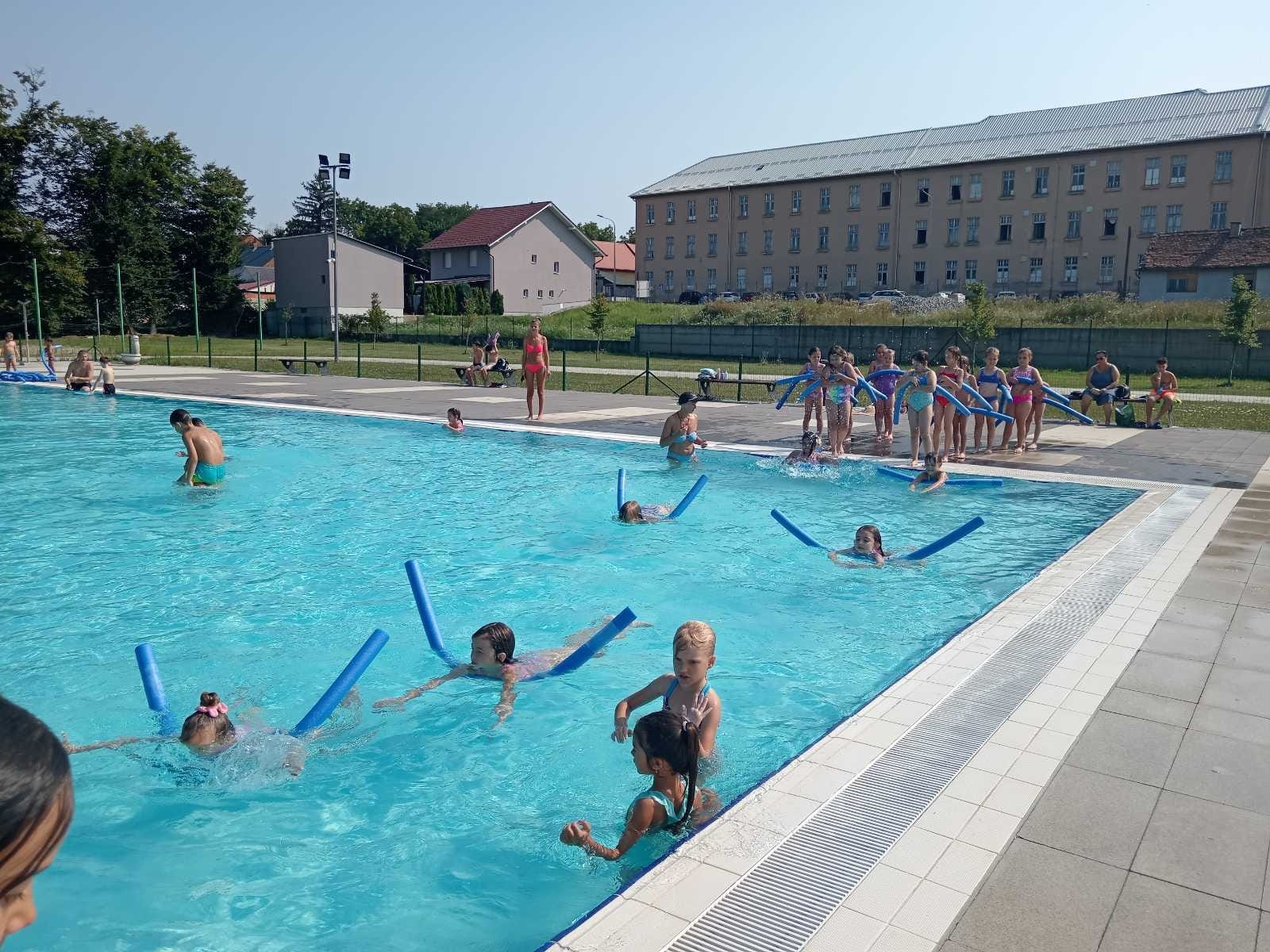 Demonstracijom stečenih znanja i dodjelom diploma u petak, 26. srpnja završava Škola plivanja Požeškog športskog saveza