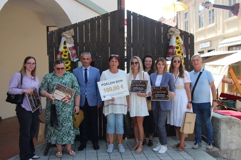 Dodijeljene nagrade na Natječaju „Uredimo svoju Požegu“ za vrijeme Festivala - dodijeljeno 6 nagrada za najuređenije izloge