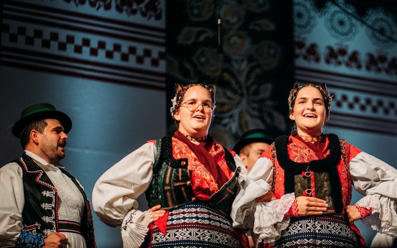 Folklorne večeri oduševile publiku, a pobjednik KUD "Seljačka sloga"  iz Bogdanovaca