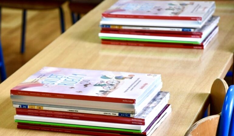 Grad Požega i ove godine osigurava radne bilježnice za osnovnoškolce
