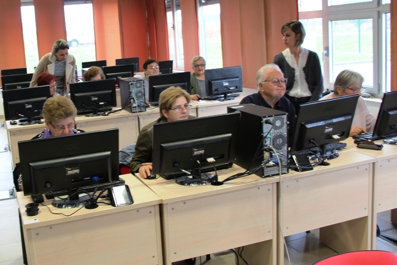 Informatičko opismenjavanje starijih osoba