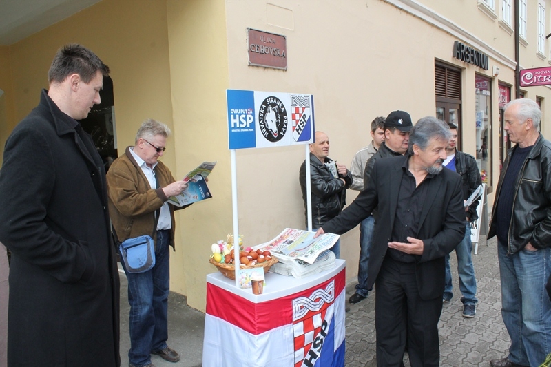 Jedino HSP građane darivao pisanicama