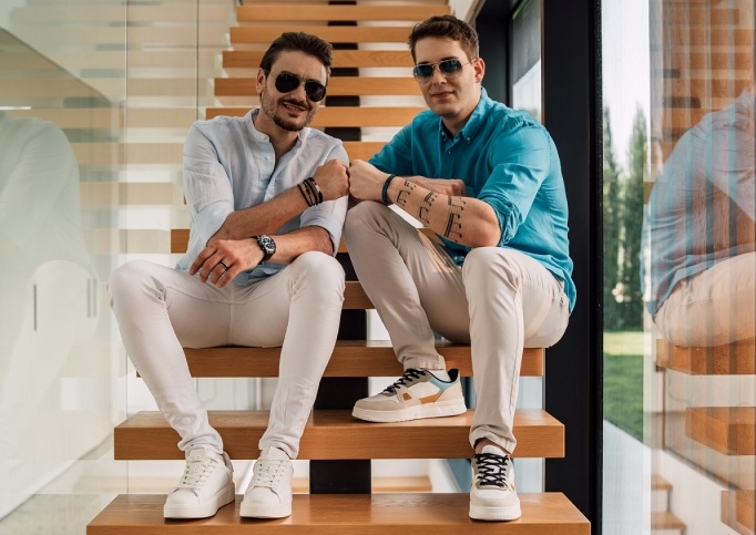 Jure Brkljača i Dino Petrić ljetnim hitom ''Isti ka i ti'' najprije osvojili radio postaje, pa snimili spot!