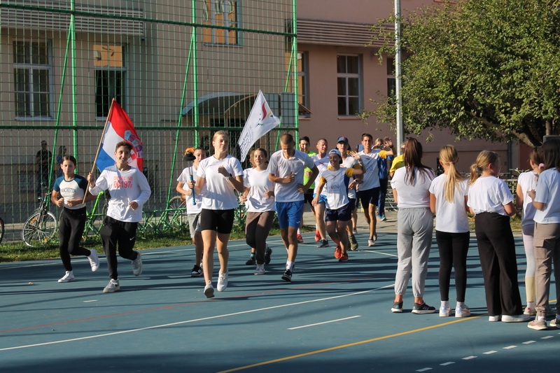 Uz prigodni program Kempfovci dočekali sudionike Utrke mira koja je prošla kroz Požegu