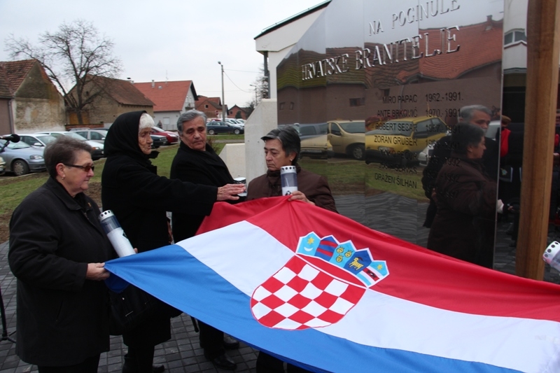 Na vječno sjećanje za sedam branitelja
