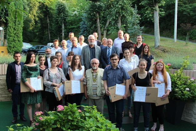 Najboljim maturantima požeških srednjih škola sedam prijenosnih računala