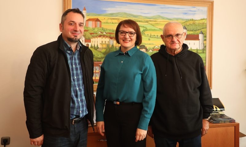 Nakon 40 godina rada ravnatelj pleterničke knjižnice Franjo Novak otišao u mirovinu - novi ravnatelj Josip Šebalj