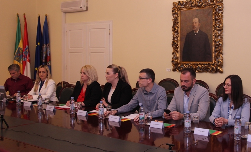 Nakon sjednice požeškog Vijeća Klub SDP-a pita: - Skupi računi, spori projekti - Gradonačelniče, gdje je zapelo?