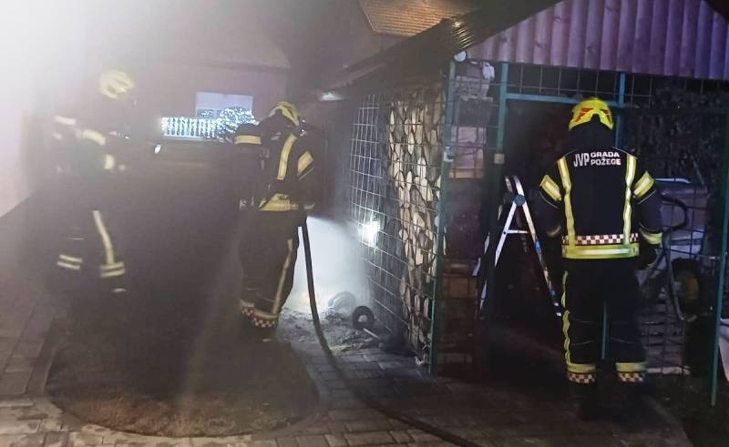Noćas je došlo do požara na drvarnici u Požegi u dvorištu obiteljske kuće 38-godišnjaka