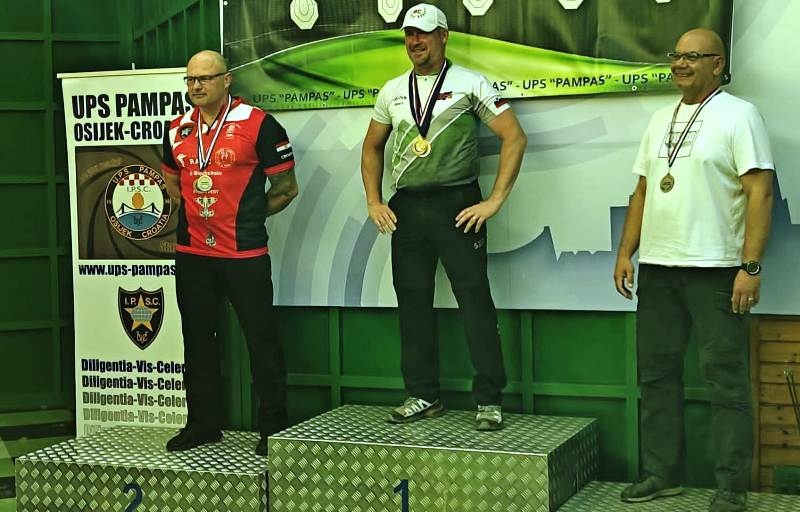 Nove medalje za Roberta Međugorca iz KPS "Vallis Aurea" Požega na "Cup Darko Nađ" u Osijeku