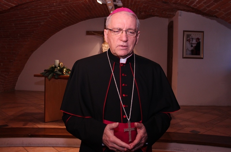 Obitelj u svjetlu božićnog sebedarja i milosrđa