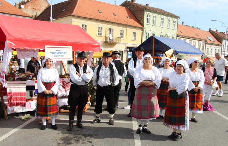 Održan 5. AgroTour Slavonija i predstavljeno 30-tak domaćih proizvođača
