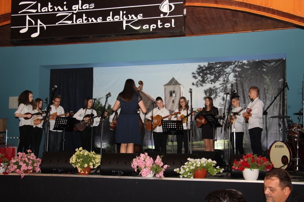Otvoren natječaj za nove pjesme jubilarnog festivala “Zlatni glas zlatne doline”