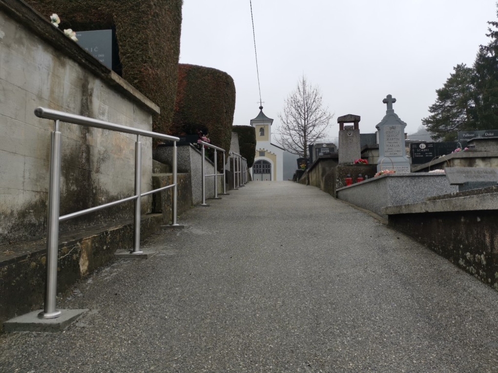 Postavljeni rukohvati na groblju sv. Elizabete u Požegi