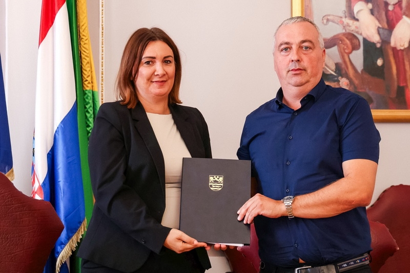 Potpisani ugovori s izvođačem i nadzorom - Kreće izgradnja hladnjače za voće i povrće u Požegi