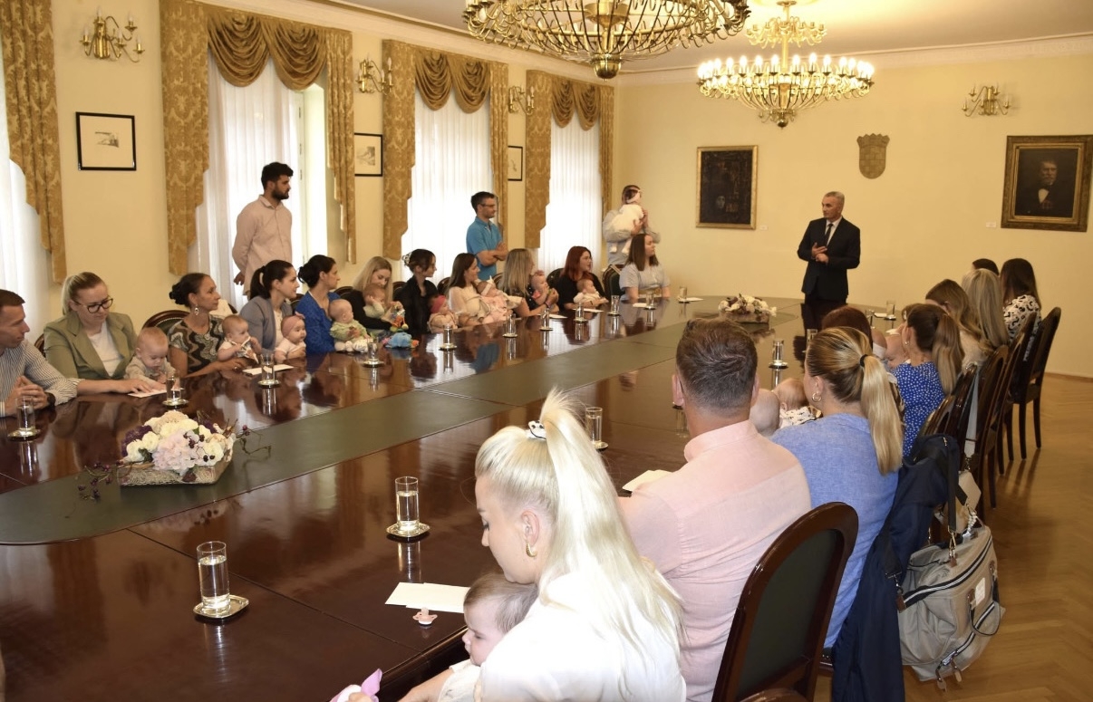 Potpore roditeljima: Grad Požega izdvojio 23.200 eura za novorođene sugrađane