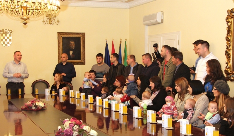 Prijem beba u gradskoj kući Požega