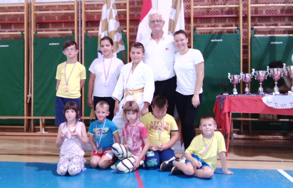 Sa 9 natjecatelja osvojili 10 medalja